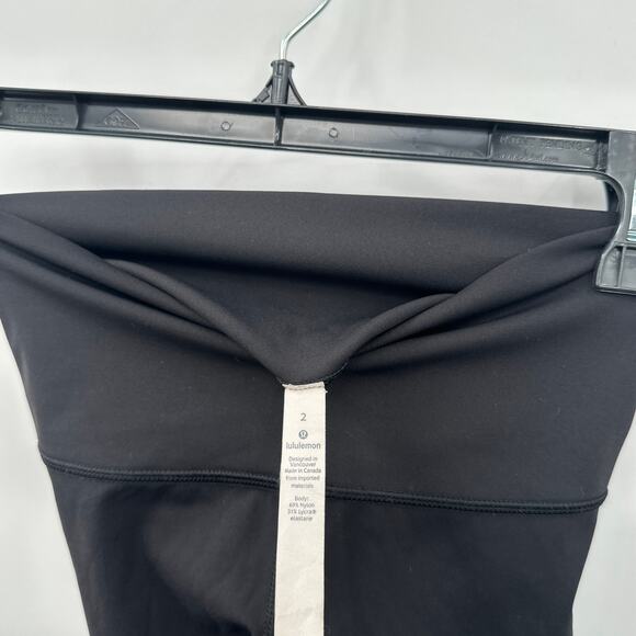 LULULEMON Wunder Under Crop (Hi-Rise) *Full-On Luxtreme 21" in Black  // 2 - Picture 5 of 8